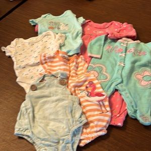 Baby size 0-3 month size clothing 6 pieces